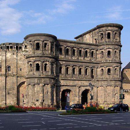 Blick Auf Den Weinberg - Apartment Mit Balkon トリーア エクステリア 写真